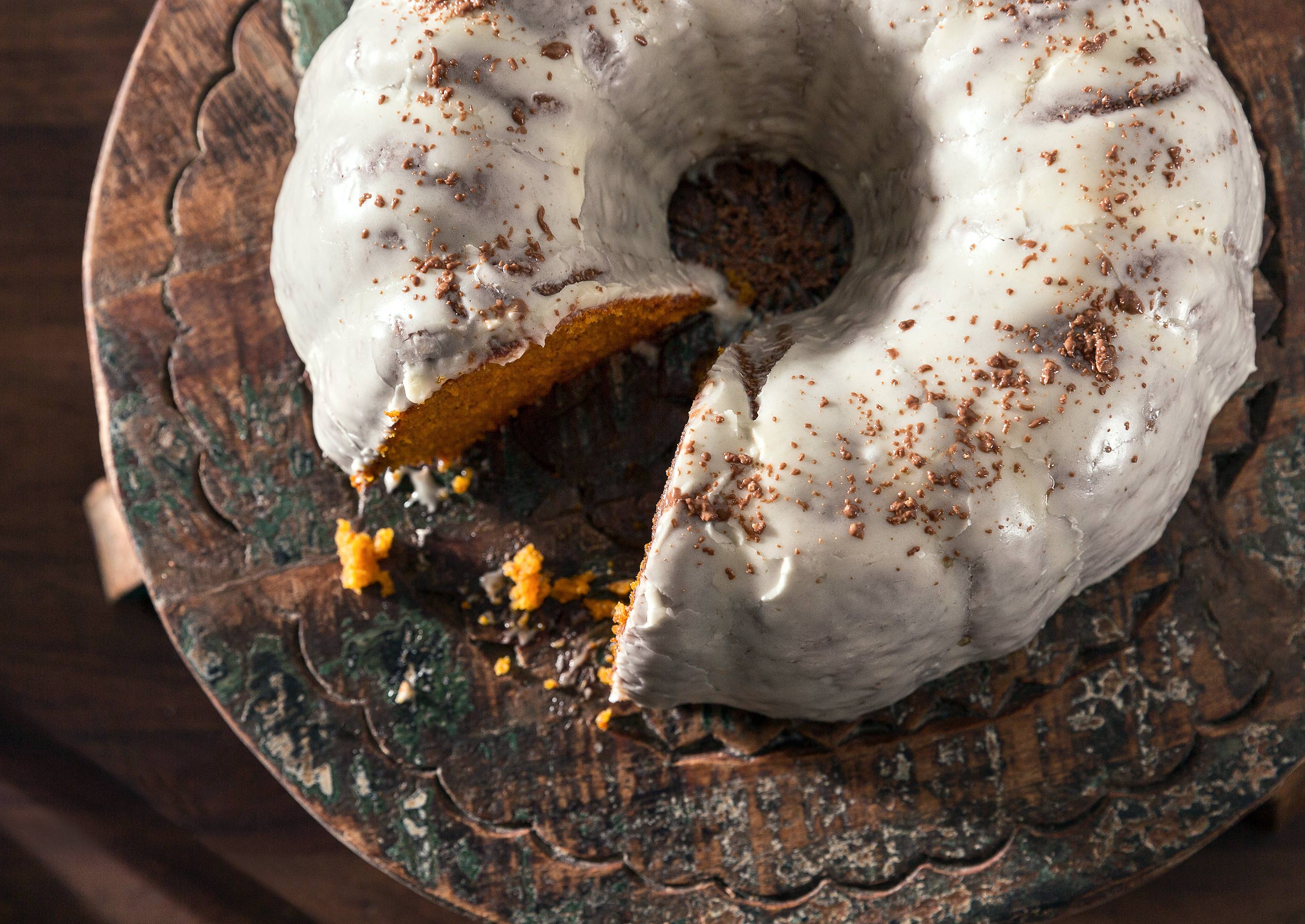Glanger Photography I Dallas, TX Pumkin spice cake with glaze frosting