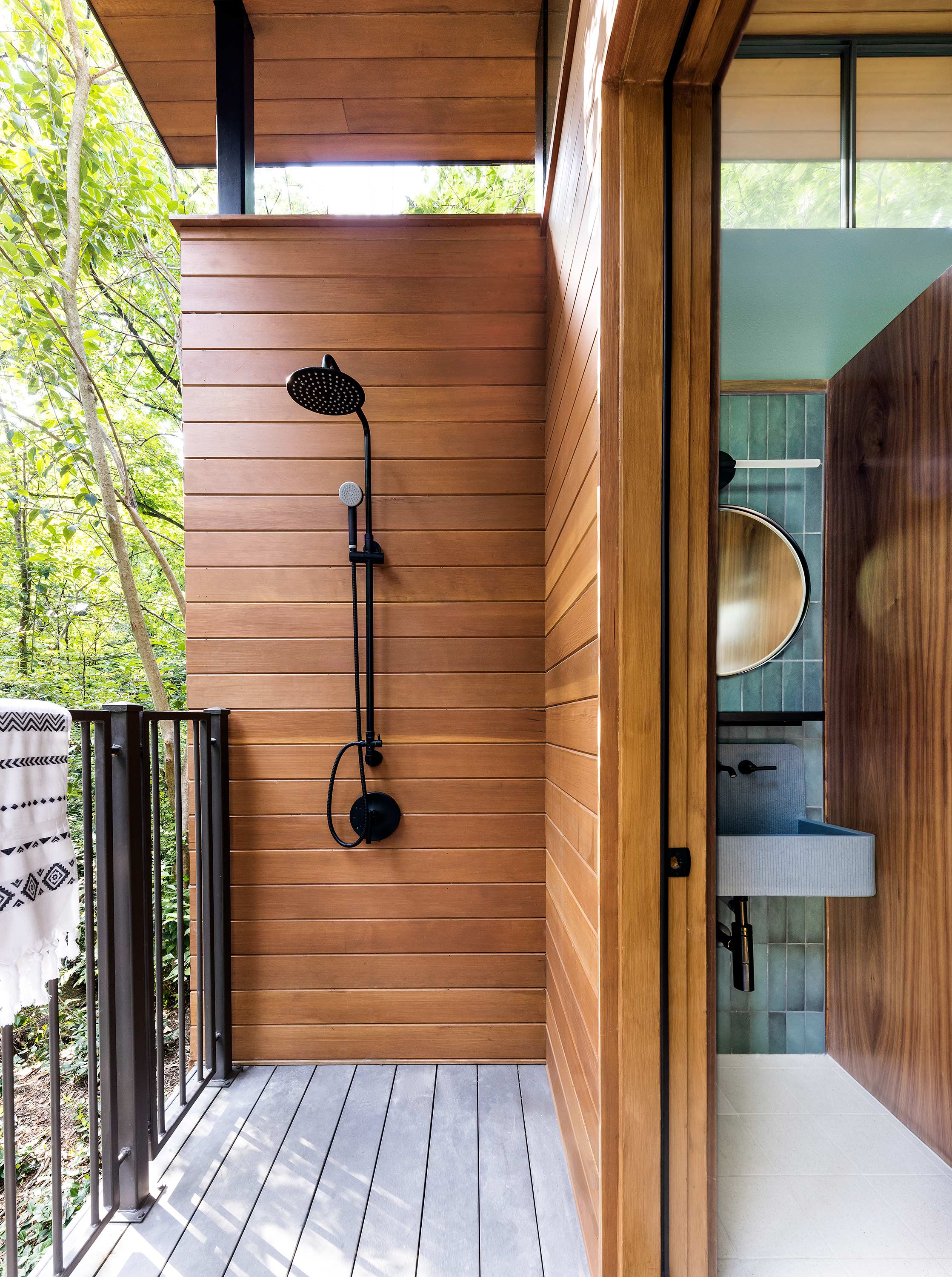Terri Glanger Interiors and architecture Photographer.  Outdoor shower Dallas, Texas 