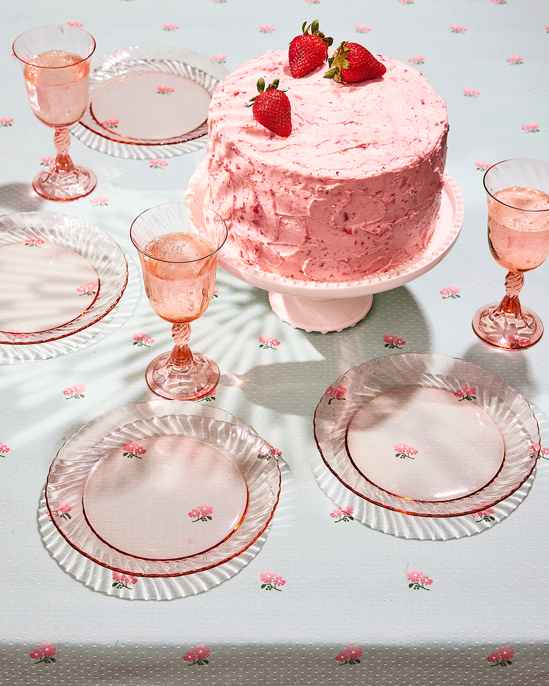 Glanger Food Photography | Strawberry Cake Dance
